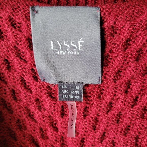 EUC LYSSE NEW YORK RED AND BLACK DEEP V SOFT KNIT SWEATER SIZE M - Picture 14 of 16